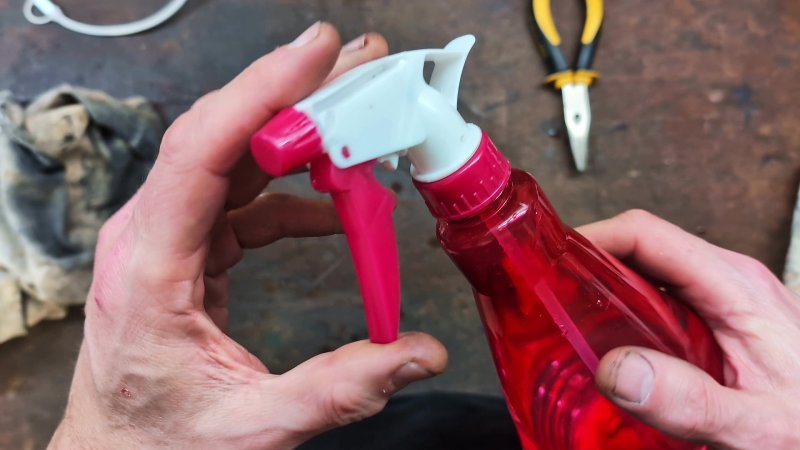 Diese Ein-Euro-Sprühflasche reparieren? Ich sage "ja", auch das lohnt sich.  