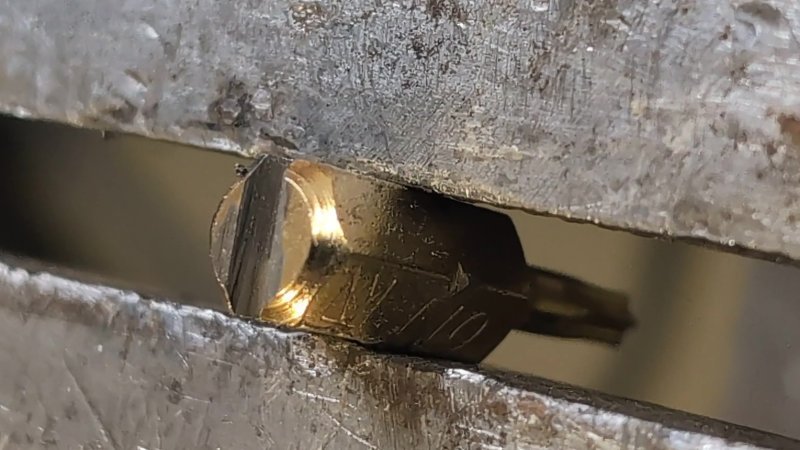 Mit diesem Trick spart man sich den Torx-Schraubendreher-Kauf