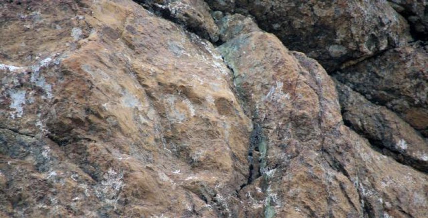 Dieser Fels mit "Gesicht" passt auf, dass sich Wanderer im Troodos auch ordentlich benehmen.